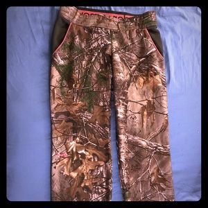 Women’s Under Armour Camo sweatpants